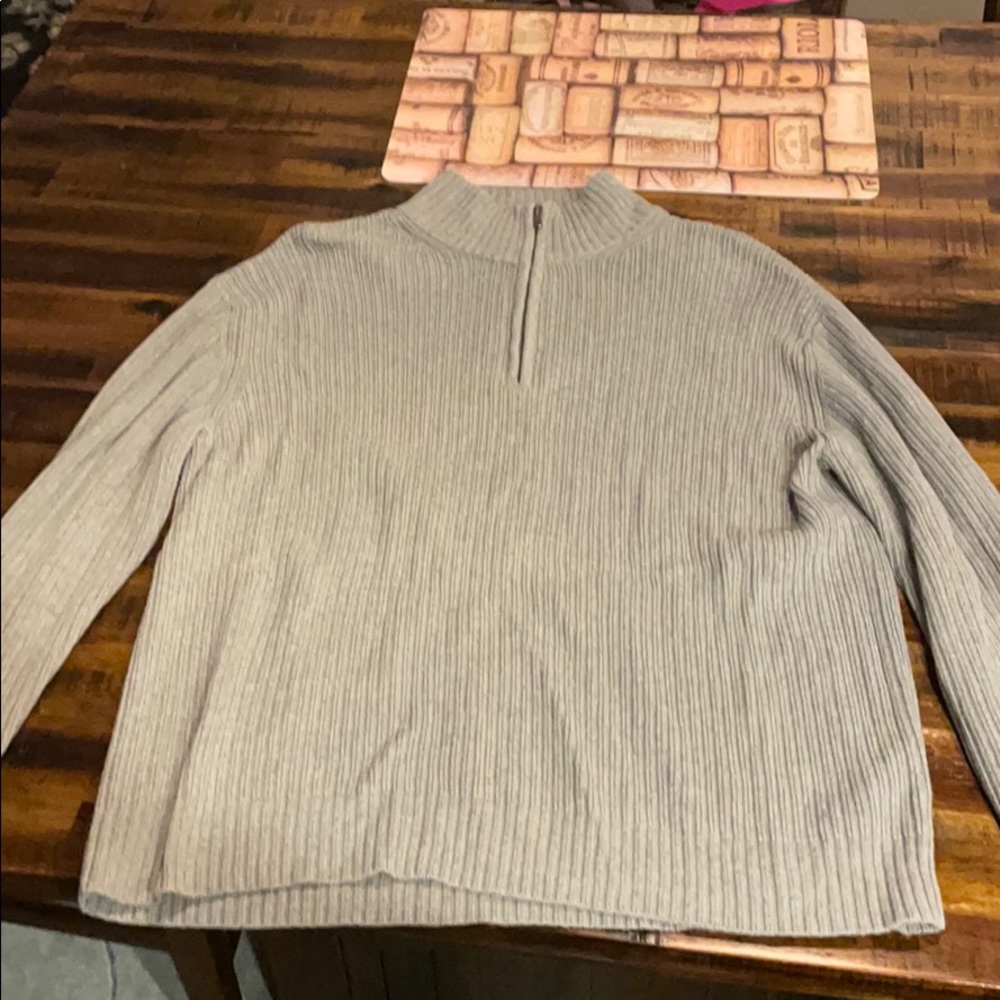Men’s large zip sweater.